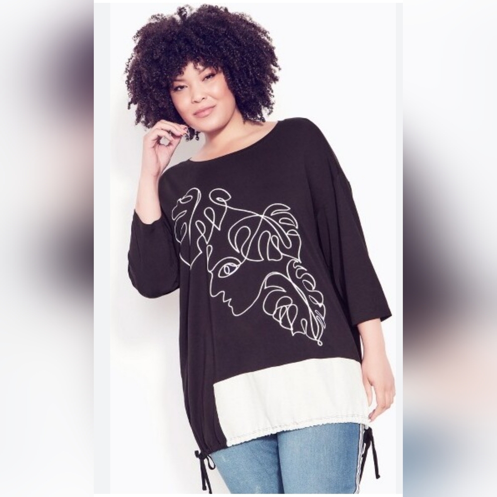 Zim & Zoe Graphic Arlo Placement Relax Fit Top Size 22/24